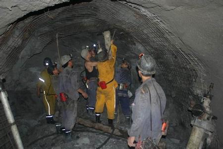 峪泉镇工程爆破中的危险因素分析以及应对工程爆破危险的措施